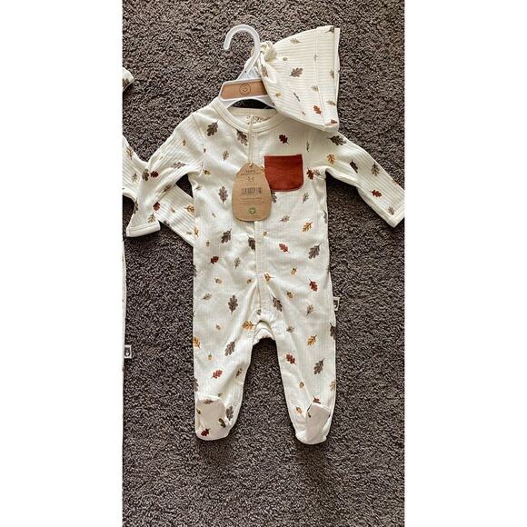 Rabbit + Bear Boys 3-6M Organic Cotton Fall Leaves & Acorns Sleeper & Hat - Picture 5 of 5